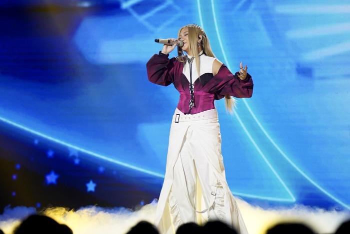 Trực tiếp chung kết Vietnam Idol 2023: Xuân Định, Hà Minh trình diễn mở màn Ảnh 1