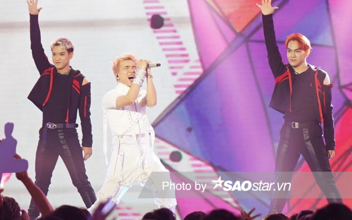 Xuân Định 'lột xác' cực 'chất' tựa như idol K-pop trong chung kết VNI Ảnh 2