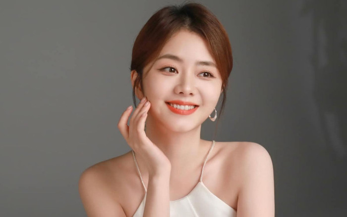 Hé lộ nhan sắc bạn trai Đàm Tùng Vận, đẹp đôi thế nào mà dân tình đòi cưới ngay? Ảnh 2