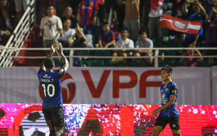 HLV Vũ Tiến Thành giúp TPHCM dẫn đầu V.League Ảnh 2