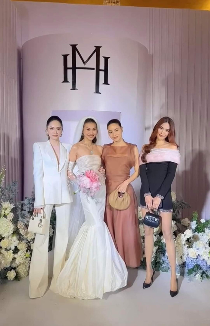 Đám cưới Thanh Hằng quy tụ đông đảo gương mặt đình đám Vbiz.