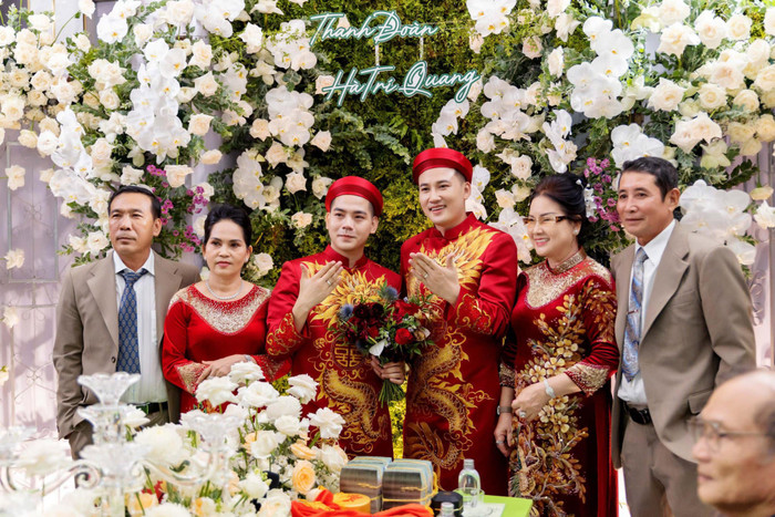 Thanh Đoàn cho biết ban đầu chỉ định tổ chức đám cưới, song cả 2 lại muốn ngày trọng đại của mình sẽ có các con góp mặt. 