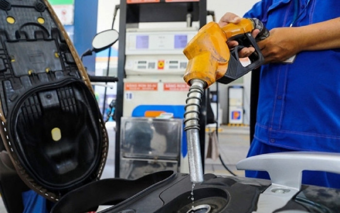 Giá xăng dầu hôm nay: Thế giới giảm nhẹ, trong nước sẽ tăng 500 đồng/lít Ảnh 2