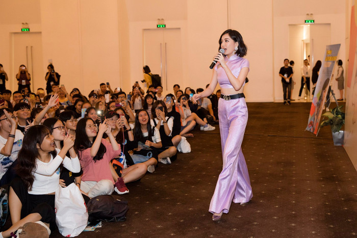 Sau nhiều năm hoạt động chăm chỉ, Bích Phương là nữ ca sĩ sở hữu lượng fan hâm mộ đông đảo nhất nhì làng nhạc hiện nay. 