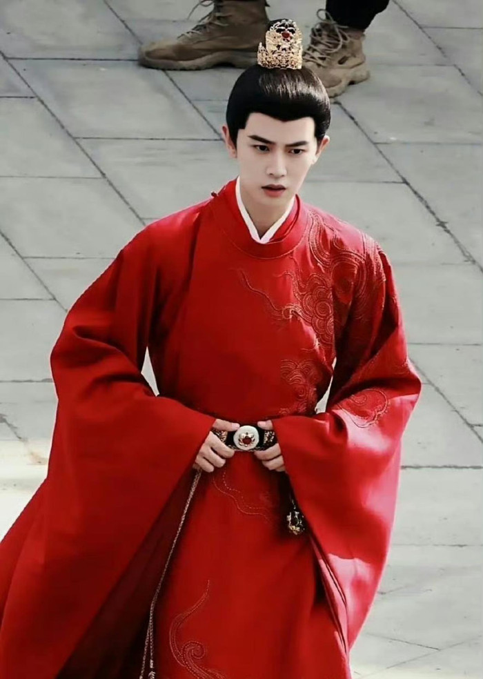 Nhậm Gia Luân – Vương Hạc Đệ đụng tạo hình chiến giáp đeo mặt nạ: Ai đỉnh hơn? Ảnh 4