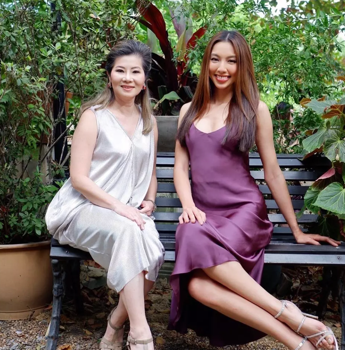 Trước đó, bà Teresa bất ngờ huỷ theo dõi 'con gái cưng'.