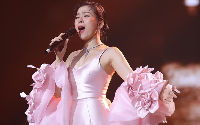 Lệ Quyên chạy show khi đang bệnh, phong độ giọng hát có giảm sút? Ảnh 2