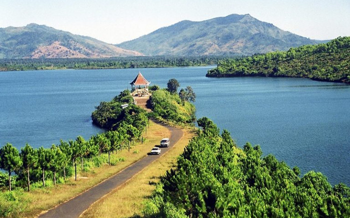 Hồ Lăk - vẻ đẹp lãng mạn, yên bình giữa đại ngàn Tây Nguyên Ảnh 2