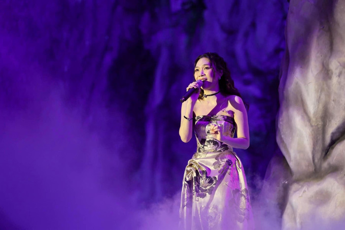 Cô giữ bí mật chuyện bản thân đang ốm, sợ khán giả lo lắng.