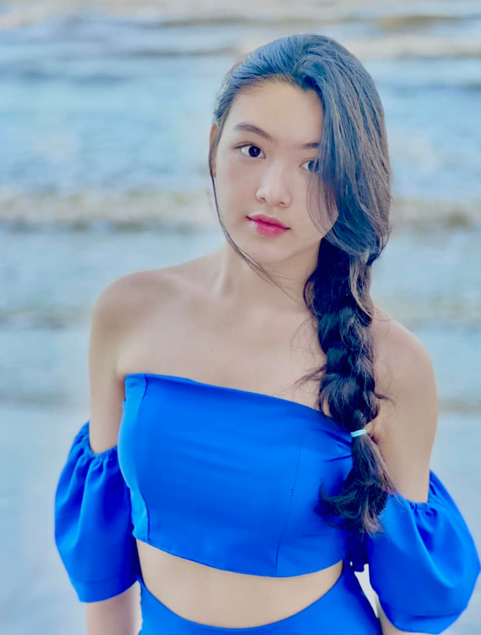 Cô con gái lớn, thường được biết đến với biệt danh Lọ Lem (tên thật là Mai Thảo Linh). 