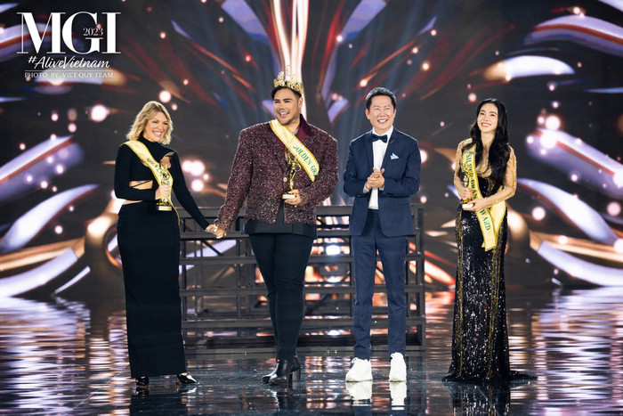 Người nắm giữ bản quyền Miss Grand Indonesia cũng được trao vương miện.