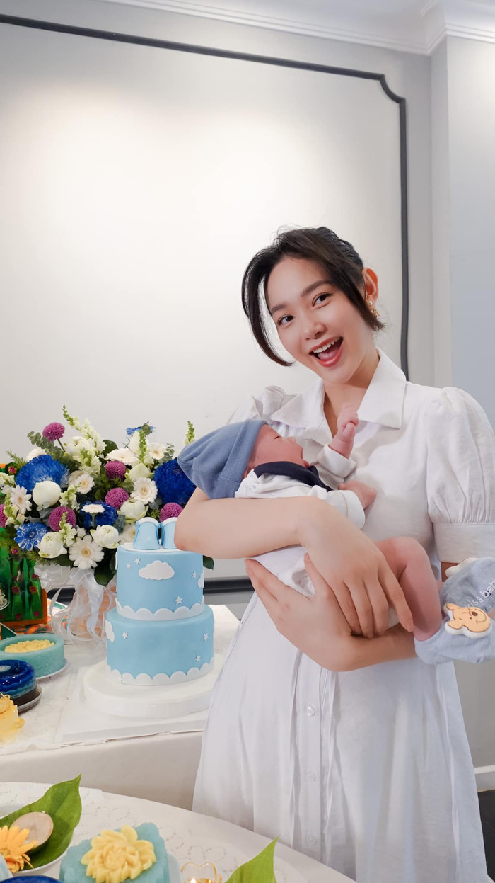 Minh Hằng đã tự tay tổ chức tiệc đầy tháng cho con trai tại nhà vào cuối tháng 9 vừa qua