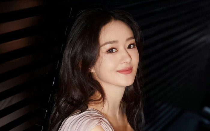 Triệu Lệ Dĩnh được trai lạ công khai tỏ tình, danh tính đàng trai thế nào mà gây sốc Ảnh 2