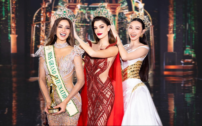 Netizen 'thở oxy' trước màn so kè sắc vóc của 3 thế hệ Miss Grand International Ảnh 2