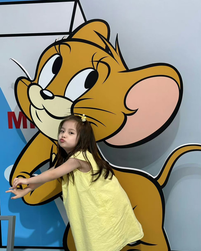 Lưu Diệc Phi có hành động gì sau khi 'con gái' hết vai mà khiến dân tình xôn xao? Ảnh 1