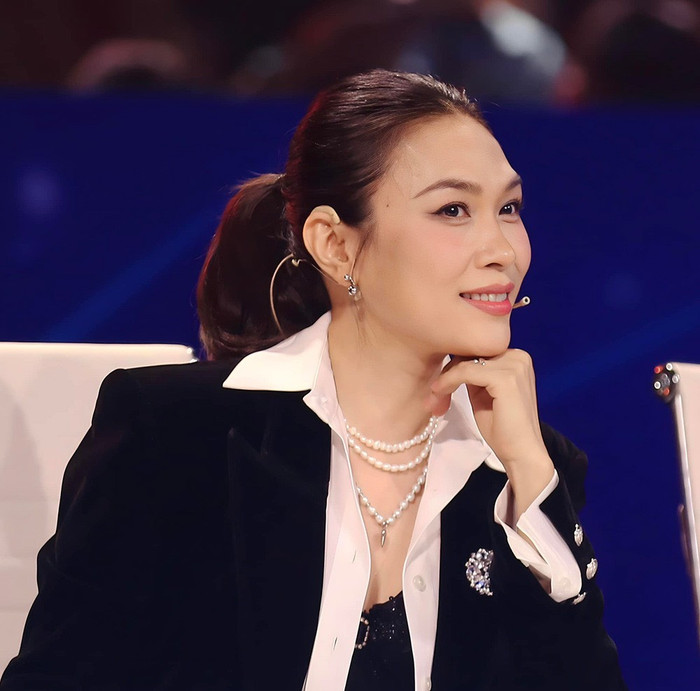 Với nữ ca sĩ, cô cho biết bản thân luôn đặt chữ tâm lên hàng đầu khi làm bất cứ việc gì.