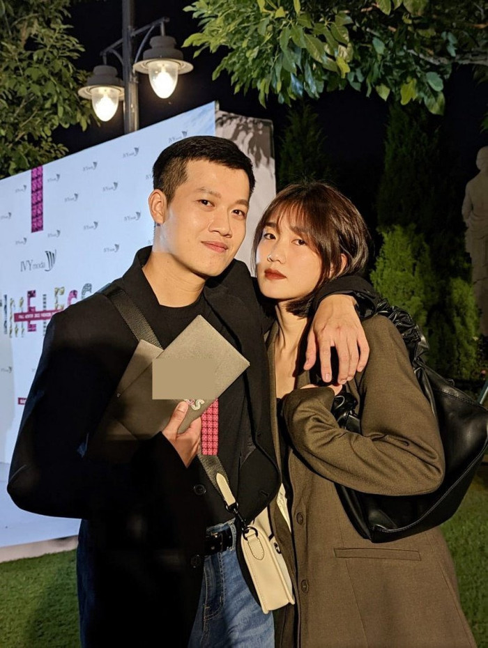 Được biết, bà xã của MC Trần Ngọc có tên Trịnh Mai Phương (sinh năm 1991). Cô là một nhiếp ảnh gia nổi tiếng trong cộng đồng mê nhiếp ảnh ở Hà Nội. Hiện tại, bà xã Trần Ngọc cũng sở hữu một studio riêng.