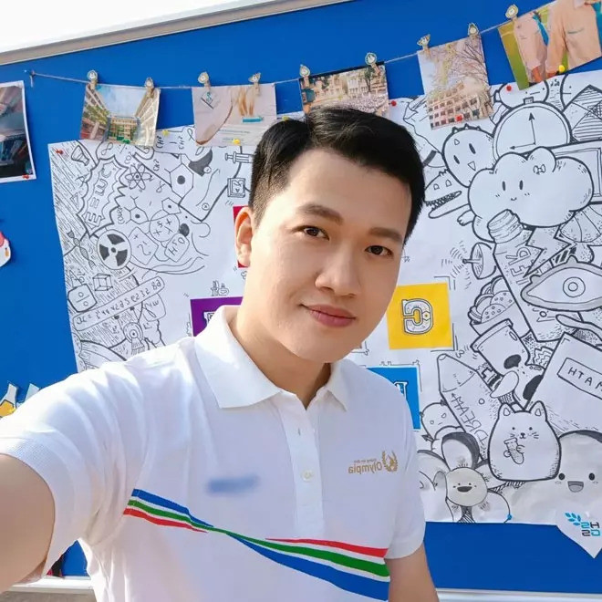 Ngoài ra, MC Trần Ngọc được khán giả yêu mến gọi với các biệt danh như 'MC mát tay nhất Olympia'... khi anh lập kỷ lục 4 lần dẫn điểm cầu chiến thắng chung kết “Đường lên đỉnh Olympia”.