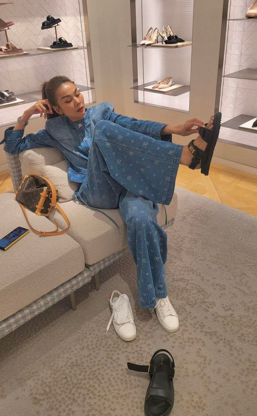 Cụ thể Thanh Hằng thẳng thắn cho biết: 'Không có trăng mật mà chỉ có shopping'