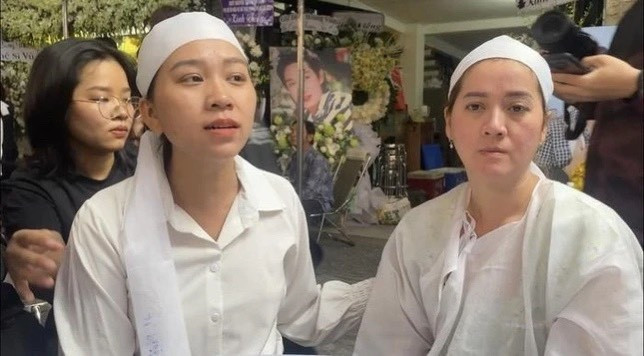 Hồng Loan không còn gì để nói với Hồng Phượng.