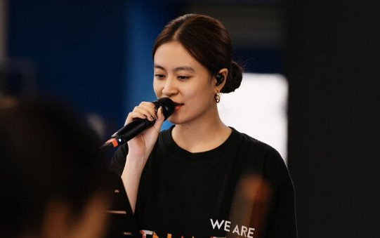 Hoàng Thùy Linh lộ giọng hát live thật không qua chỉnh sửa: Liệu có gây thất vọng? Ảnh 2