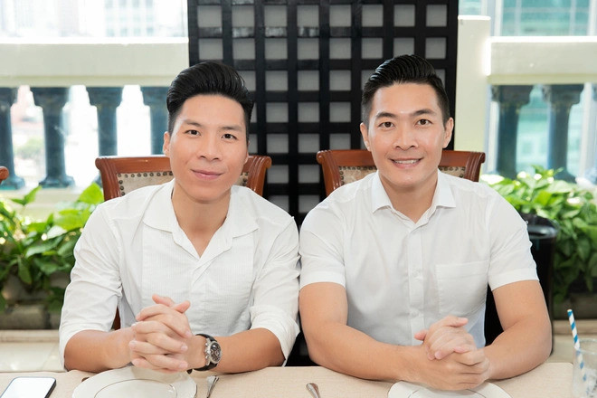 Hai anh em NSƯT Quốc Cơ và Quốc Nghiệp 