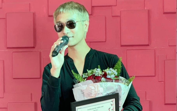 Hà An Huy - quán quân Vietnam Idol được chào đón rần rần khi về trường Ảnh 2