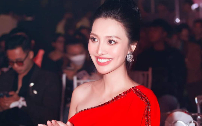 Nhan sắc 'gây sốt' của siêu mẫu Huỳnh Thanh Tuyền sau 15 năm Ảnh 2