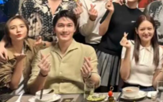 Vừa phủ nhận tin đồn hẹn hò, Huyền Lizzie - Đình Tú xuất hiện cùng nhau, fan đẩy thuyền tới bến Ảnh 2