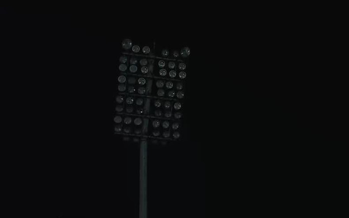 Sân Hàng Đẫy bị tắt đèn, Văn Quyết đá hỏng 11 m khiến Hà Nội thua Hải Phòng Ảnh 2