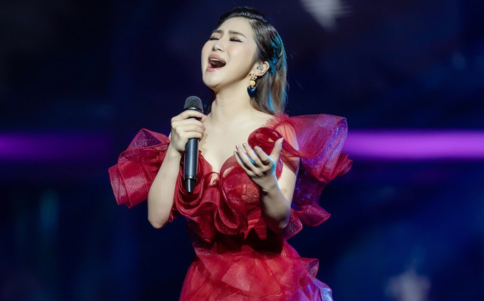 Hương Tràm ngại ngùng khi hát lại ca khúc gần 10 năm trước: Chuyện gì đây? Ảnh 2