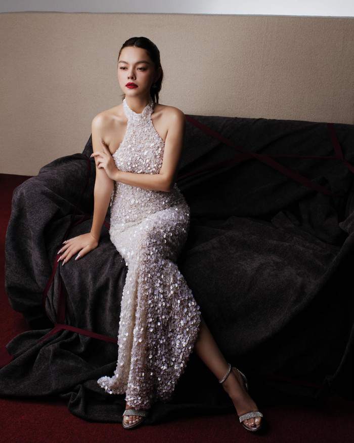 Khán giả mong rằng cô cân đối được công việc và nghỉ ngơi để có sức khoẻ tốt. 