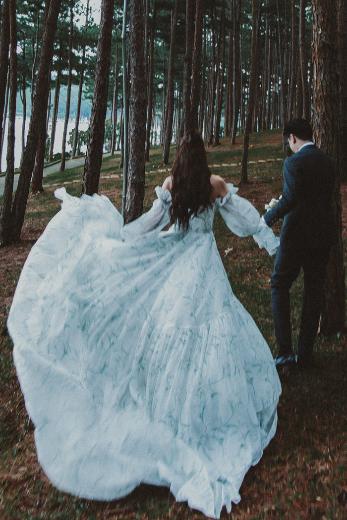 Khoảnh khắc hạnh phúc của Thanh Hằng và ông xã nhạc trưởng.