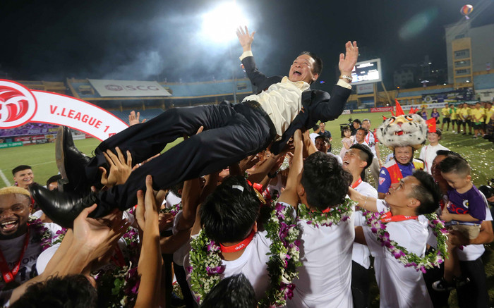 Bầu Hiển không có quà sinh nhật vì sai lầm về HLV Chu Đình Nghiêm? Ảnh 2