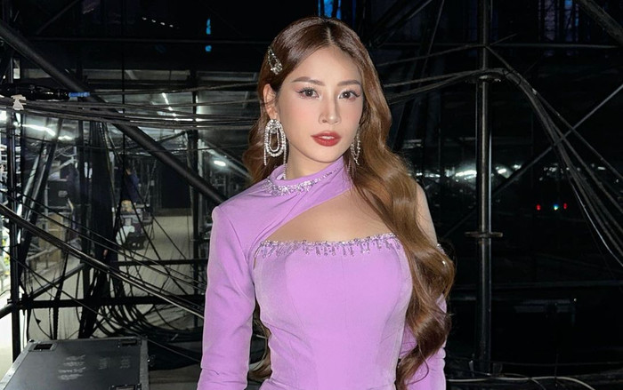 Visual cực mướt mắt của Chi Pu đằng sau sân khấu solo 'xuất ngoại' đầu tiên tại xứ Trung Ảnh 2