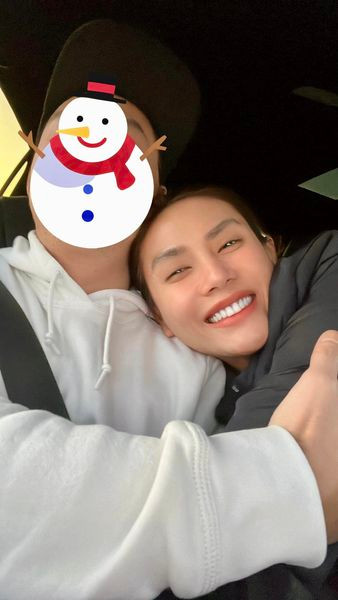 Võ Hoàng Yến luôn nở nụ cười rạng rỡ khi ở bên cạnh 'nửa kia'