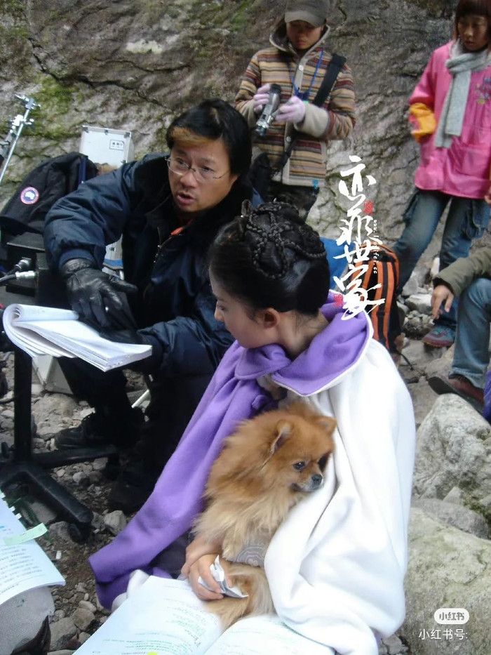 Lưu Diệc Phi bừng sáng qua ảnh chụp lén.