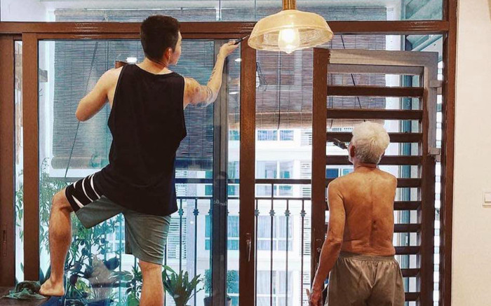 Jun Phạm chia sẻ khoảnh khắc và món quà được bố tự tay thực hiện gây xúc động Ảnh 2