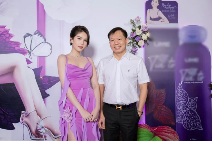 Vị bác sĩ từng vướng tin đồn hẹn hò với người đẹp Ngọc Trinh