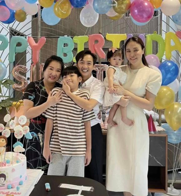 Thời gian qua, Đàm Thu Trang dành thời gian chăm con. 