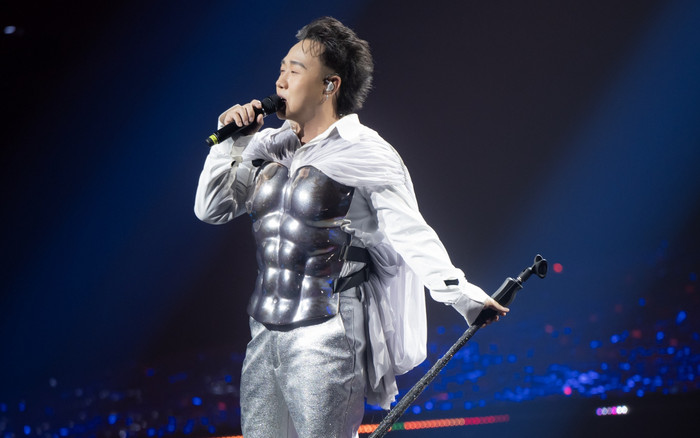 Vừa kết thúc concert hoành tráng, Trung Quân tiếp tục tặng thêm fan 'quà đặc biệt' Ảnh 2