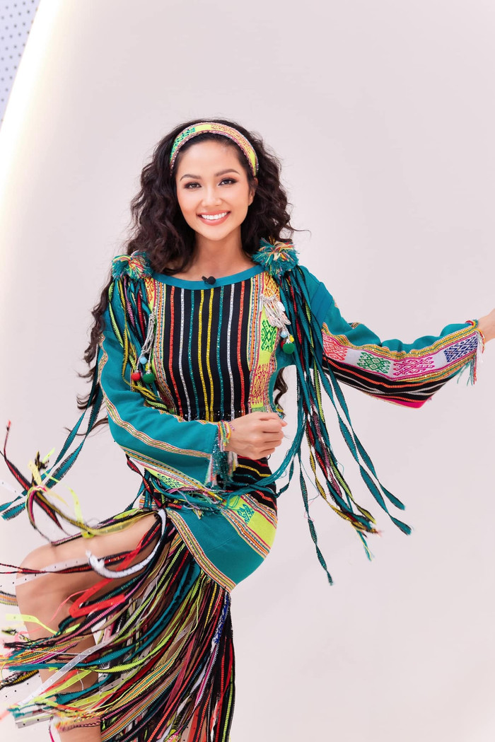 H'Hen Niê luôn tự làm mới bản thân mình và nắm bắt những cơ hội phù hợp&nbsp;