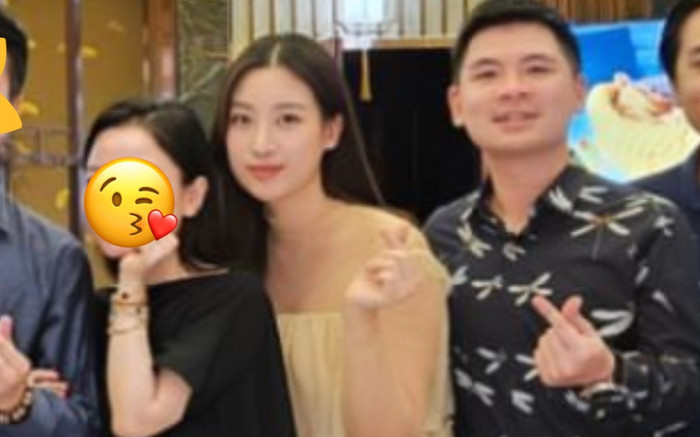 Đỗ Mỹ Linh ghi điểm với hành động tinh tế khi đứng cạnh ông xã Ảnh 2