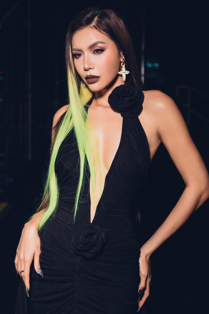  Bị fan thúc giục chuyện lấy chồng, mới đây Minh Tú bất ngờ tiết lộ: 'Tôi đã thật sự cố gắng cả nhà ạ nhưng vẫn chưa đủ duyên'.