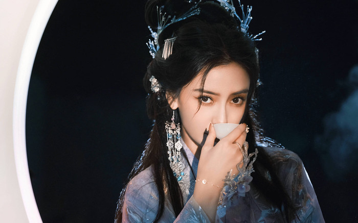 Lần đầu lên tiếng sau nghi vấn bị phong sát, Angelababy vẫn bị netizen 'ném đá' Ảnh 2