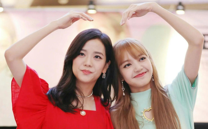 Thành viên BLACKPINK từng bị 'ném đá' thậm tệ nay được netizen quay xe khen ngợi Ảnh 2