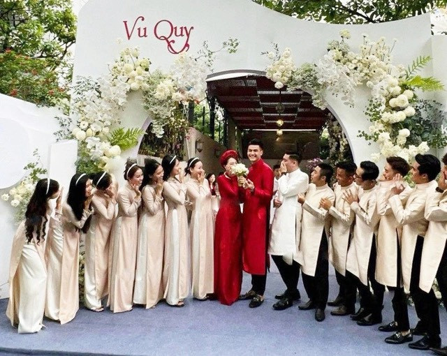 Ngày 3/10 vừa qua, siêu mẫu Vĩnh Thuỵ bí mật tổ chức đám cưới với bạn gái gia thế.