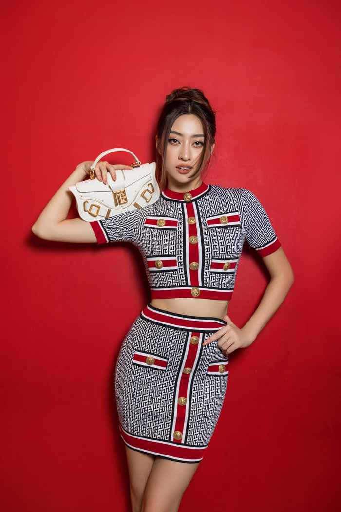 Mỹ nhân có phong cách thời trang vô cùng ấn tượng.