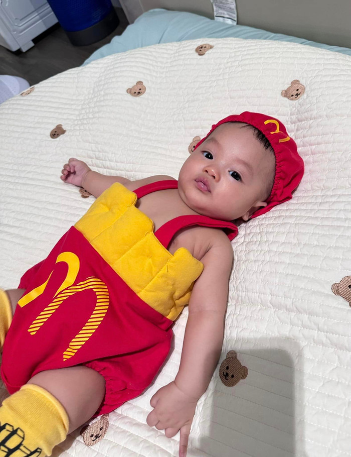 Diện mạo quý tử Sutin được nhận xét là 'bản sao' hoàn hảo của Cường Đô La. 