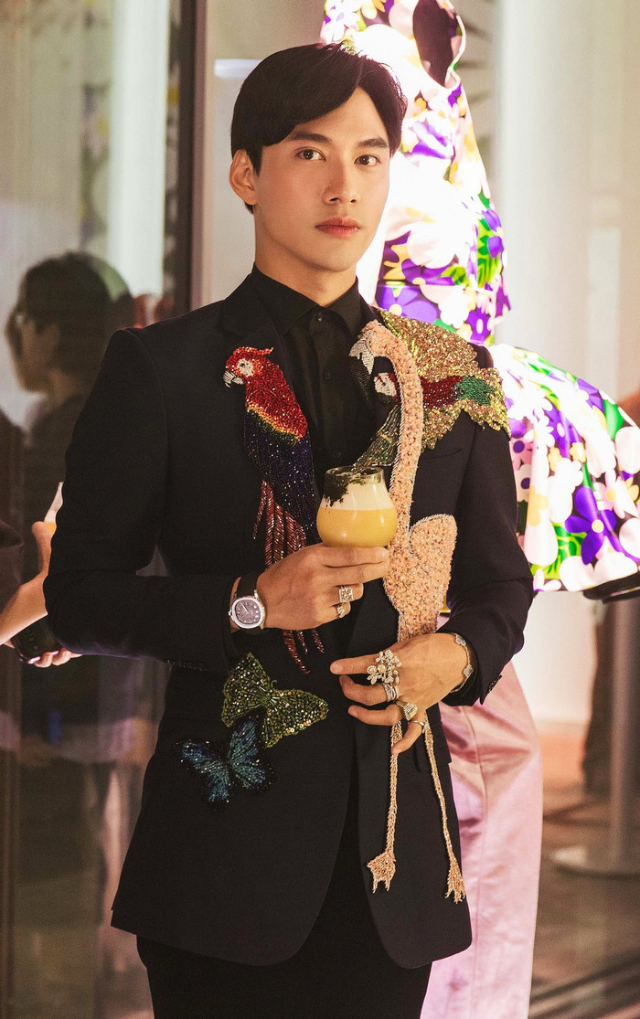 Lý Quí Khánh bày tỏ sự ngưỡng mộ trước những sản phẩm của Richard Quinn.